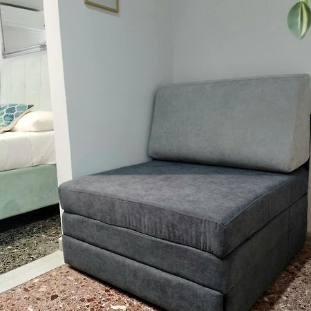 Chic Apt Near Acropolis - Avdi Square أثينا المظهر الخارجي الصورة