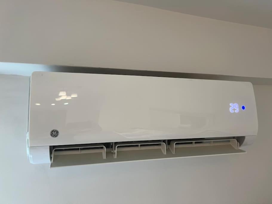Chic Apt Near Acropolis - Avdi Square أثينا المظهر الخارجي الصورة