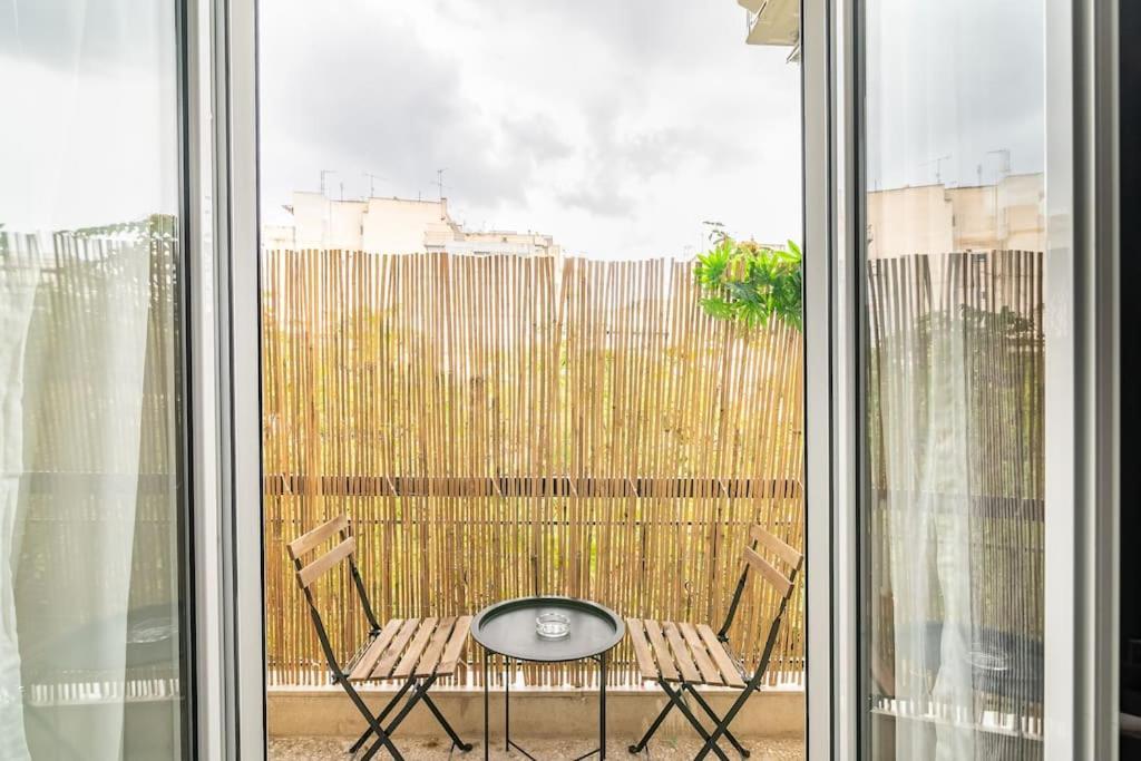 Chic Apt Near Acropolis - Avdi Square أثينا المظهر الخارجي الصورة